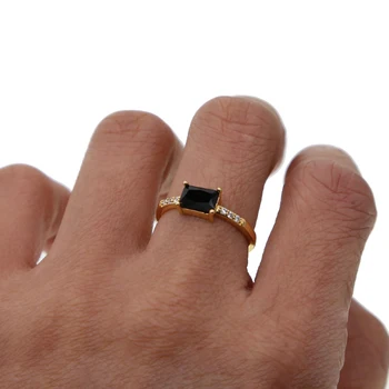 Zlatna boja s trga crnim кубическим цирконием modni angažman prsten za žene jednostavan prsten